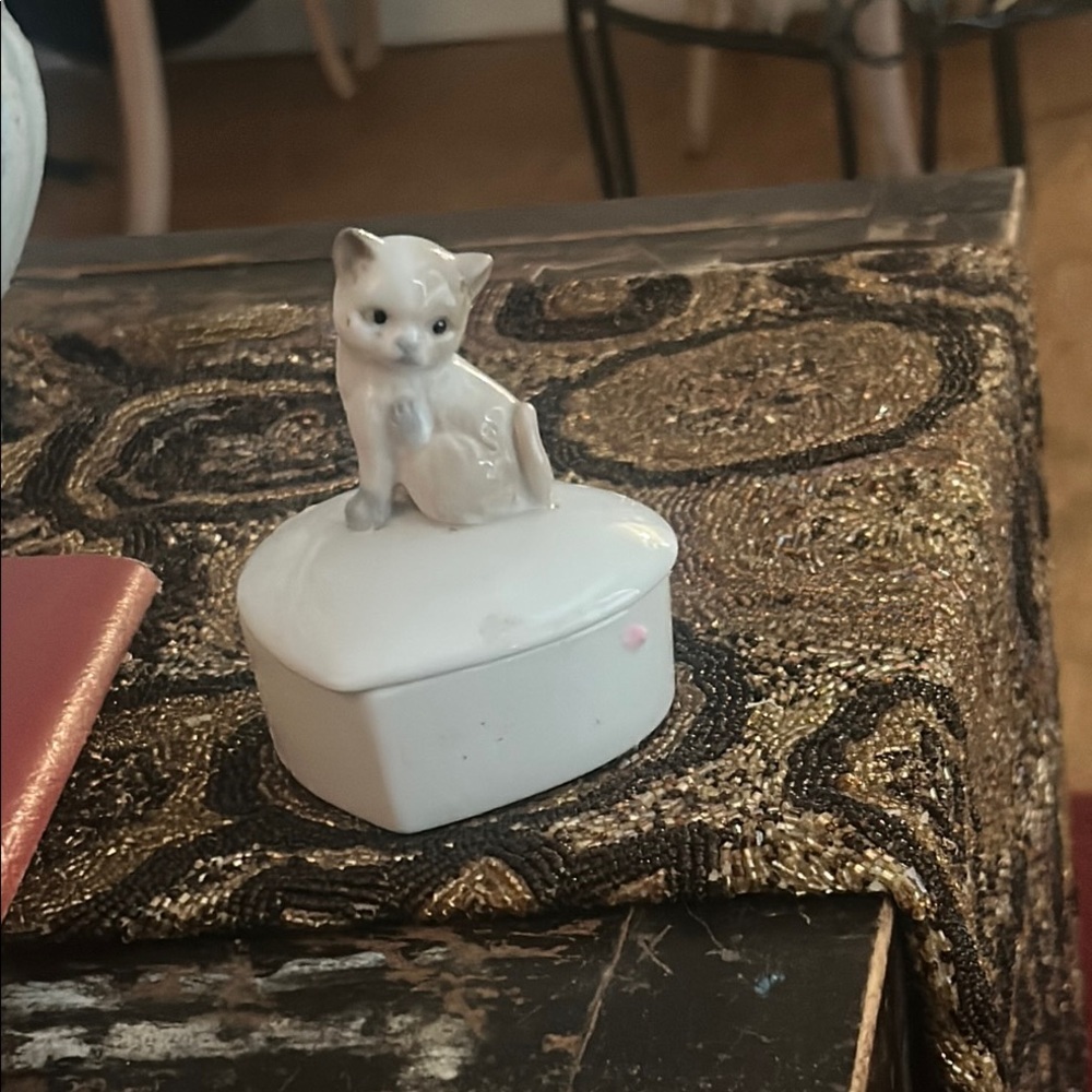 Porcelain Cat Trinket Box - White and Gray